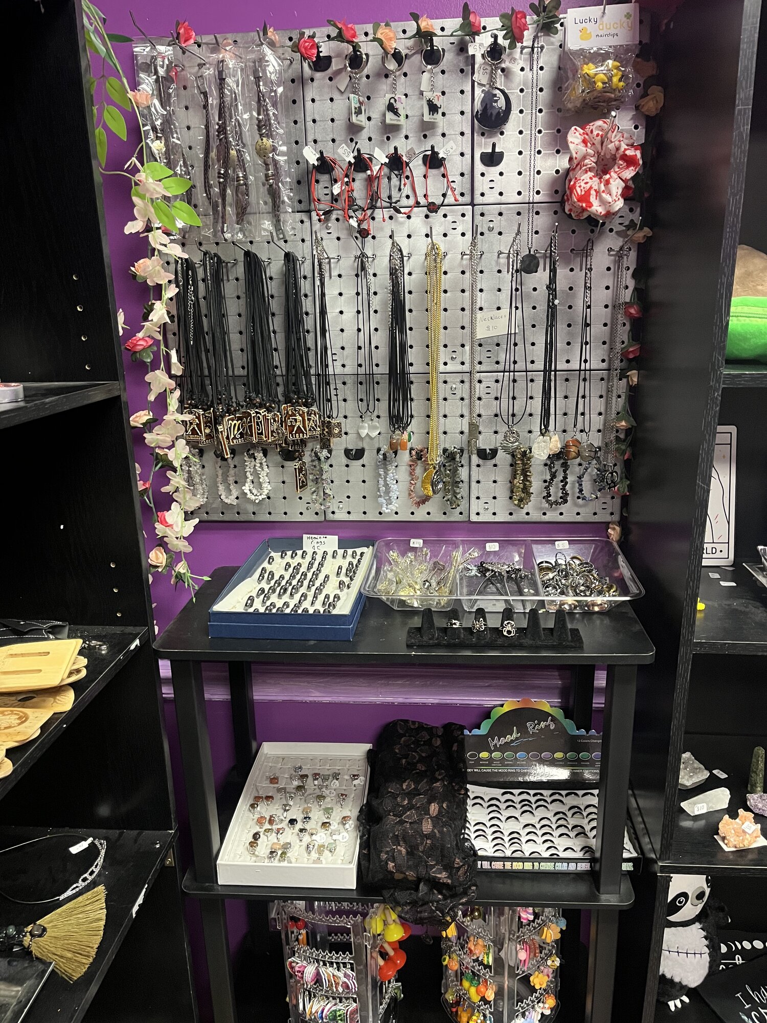 our jewelry displays detail 3