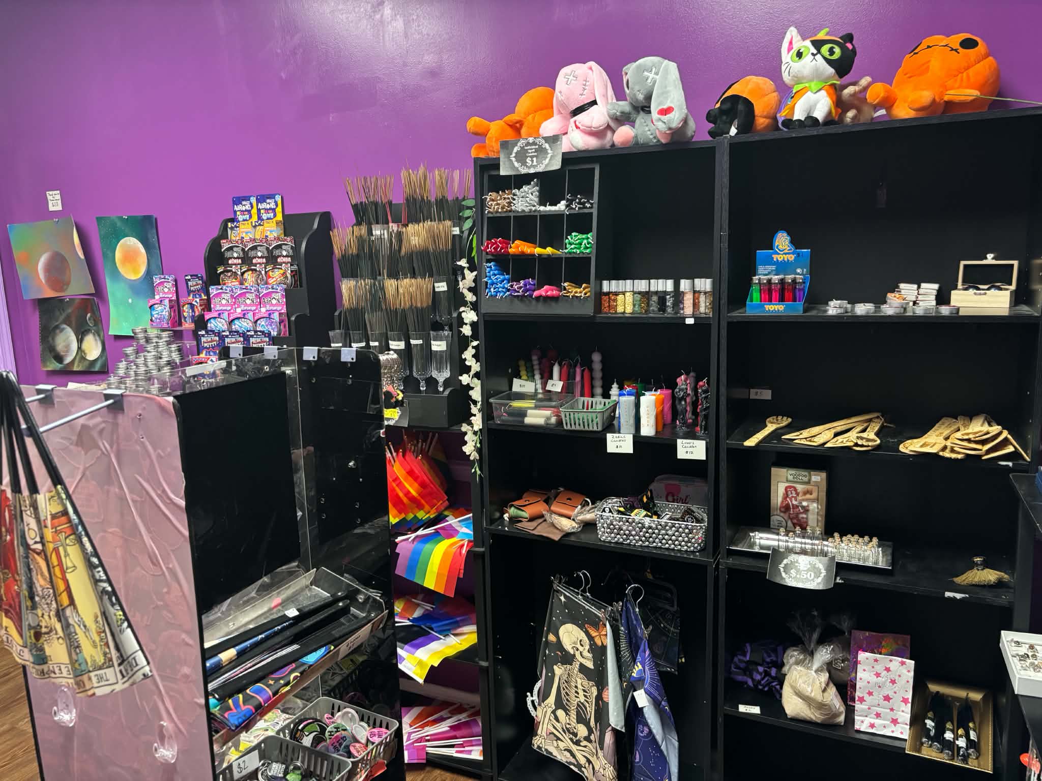 Inside the Planets Of The Universe room at Mystic Nook